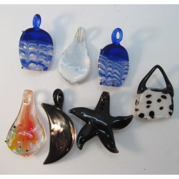 Variety of 7 Murano Art Glass Pendants - Picture 7 of 14